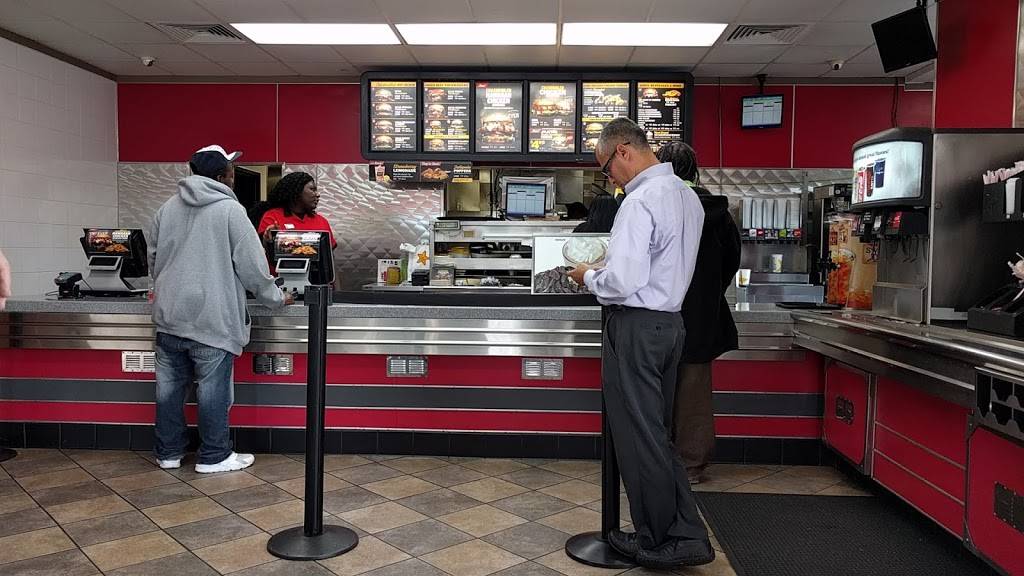 Hardees | meal takeaway | 144 W 16th St, Indianapolis, IN 46202, USA | 3179257650 OR +1 317-925-7650