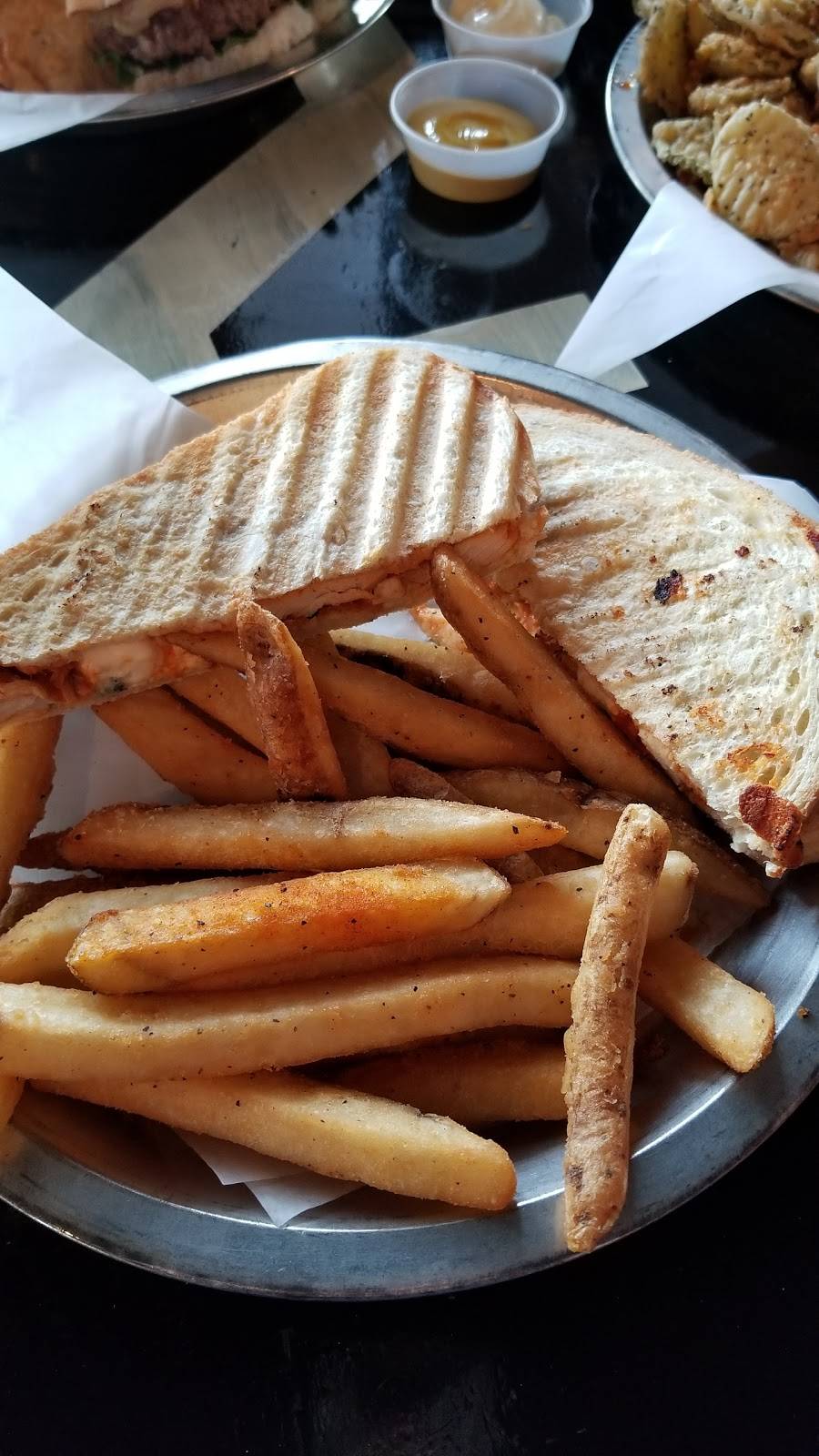 Sheps Place | restaurant | 816 S Main St, Weatherford, TX 76086, USA | 6828045002 OR +1 682-804-5002