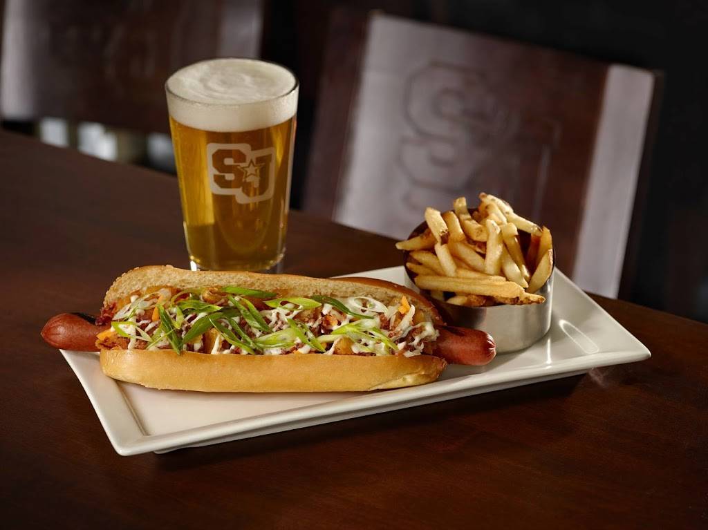 Shoeless Joes Sports Grill | restaurant | 315 Colonnade Dr, Kemptville, ON K0G 1J0, Canada | 6132150500 OR +1 613-215-0500