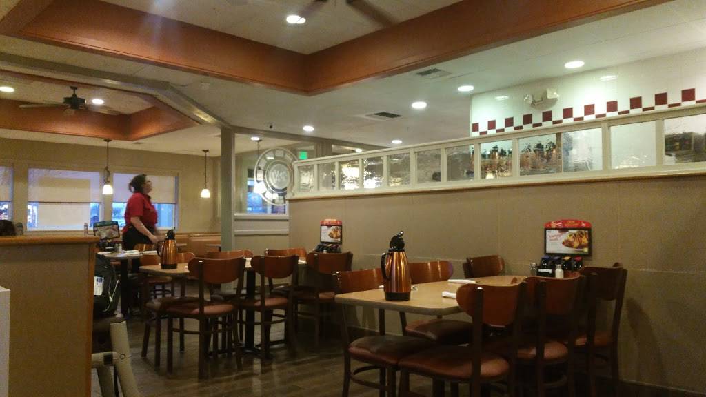 IHOP | restaurant | 2009 Crossroads Blvd, Waterloo, IA 50702, USA | 3192874467 OR +1 319-287-4467