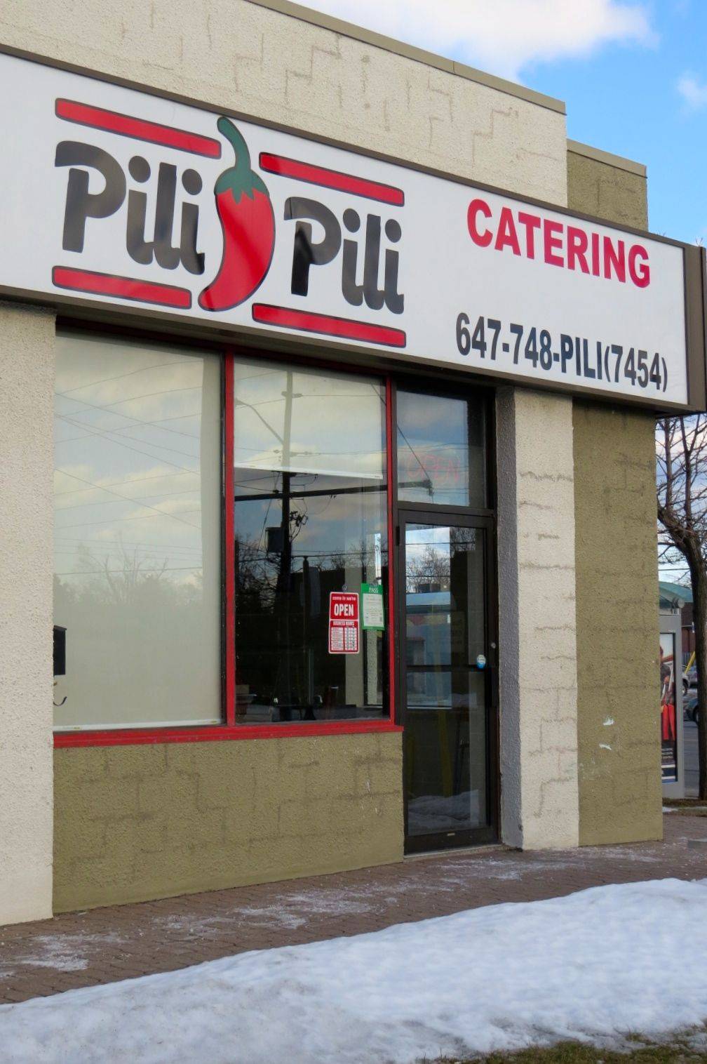 Pili Pili | restaurant | 1960 Lawrence Ave E, Scarborough, ON M1R 2Z1, Canada | 6477487454 OR +1 647-748-7454