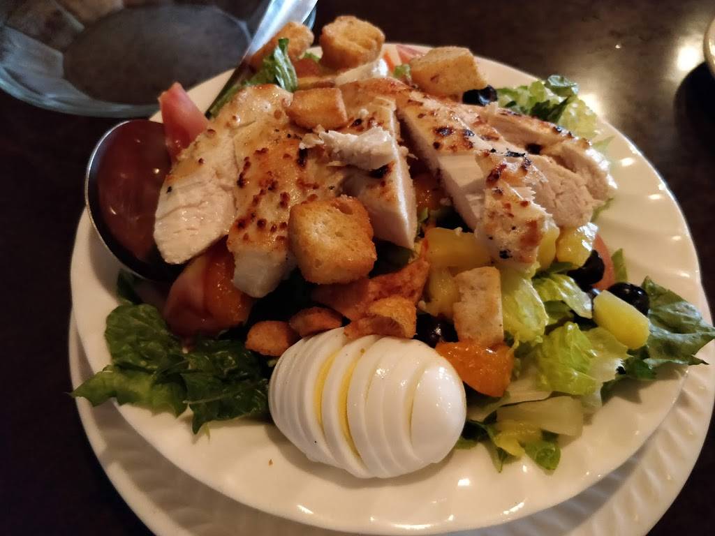 Latuffs Pizzeria | restaurant | 10820 Hwy 55, Plymouth, MN 55441, USA | 7635452914 OR +1 763-545-2914