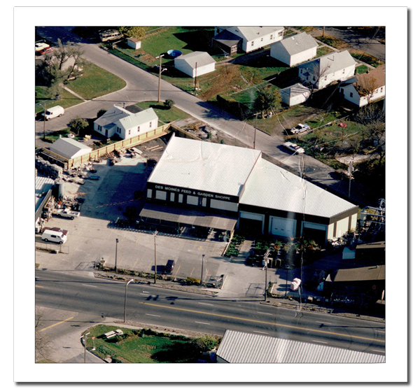 Des Moines Feed & Nature Center | restaurant | 2019 Hubbell Ave, Des Moines, IA 50317, USA | 5152620154 OR +1 515-262-0154