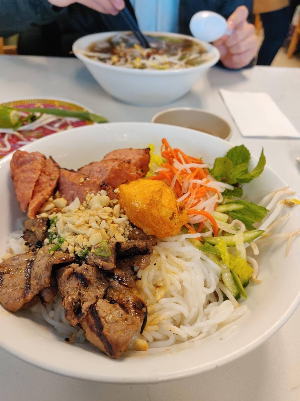 Pho con Bo | restaurant | 58 Beverly Hills Dr, North York, ON M3L 1A1, Canada | 4162495611 OR +1 416-249-5611