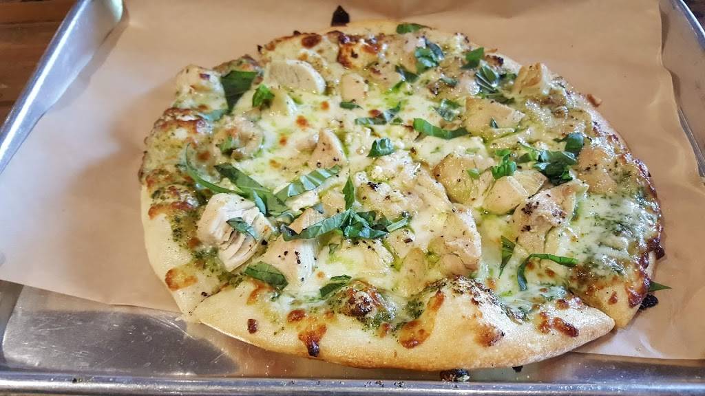 Tuttas Pizza | restaurant | 1710 N Record St #110, Dallas, TX 75202, USA | 2149974909 OR +1 214-997-4909