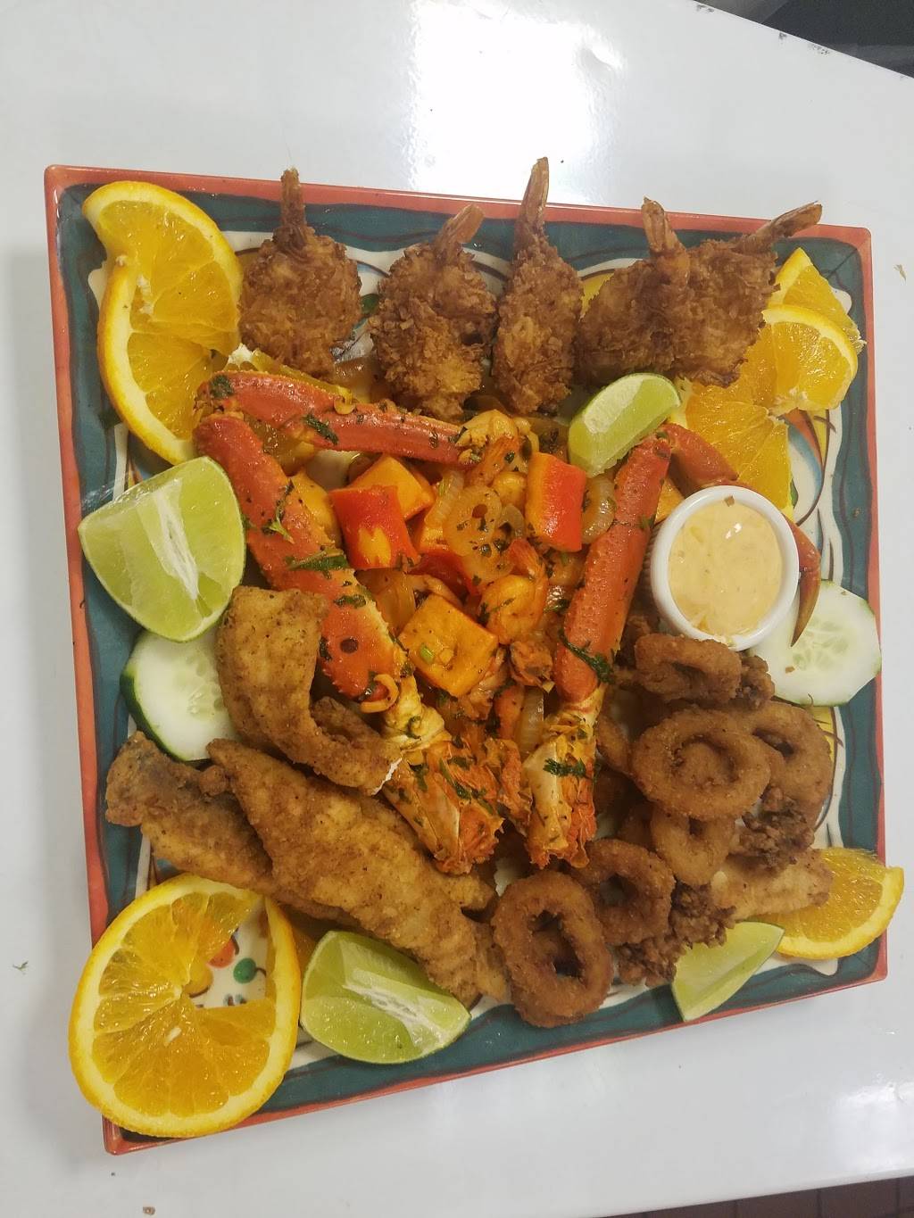 Luna Llena Sport Grill | restaurant | 5247 W Belmont Ave, Chicago, IL 60641, USA | 7086697496 OR +1 708-669-7496