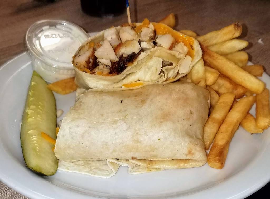 Moms Deli & Grill | restaurant | 13900 York Rd, North Royalton, OH 44133, USA | 4405827100 OR +1 440-582-7100