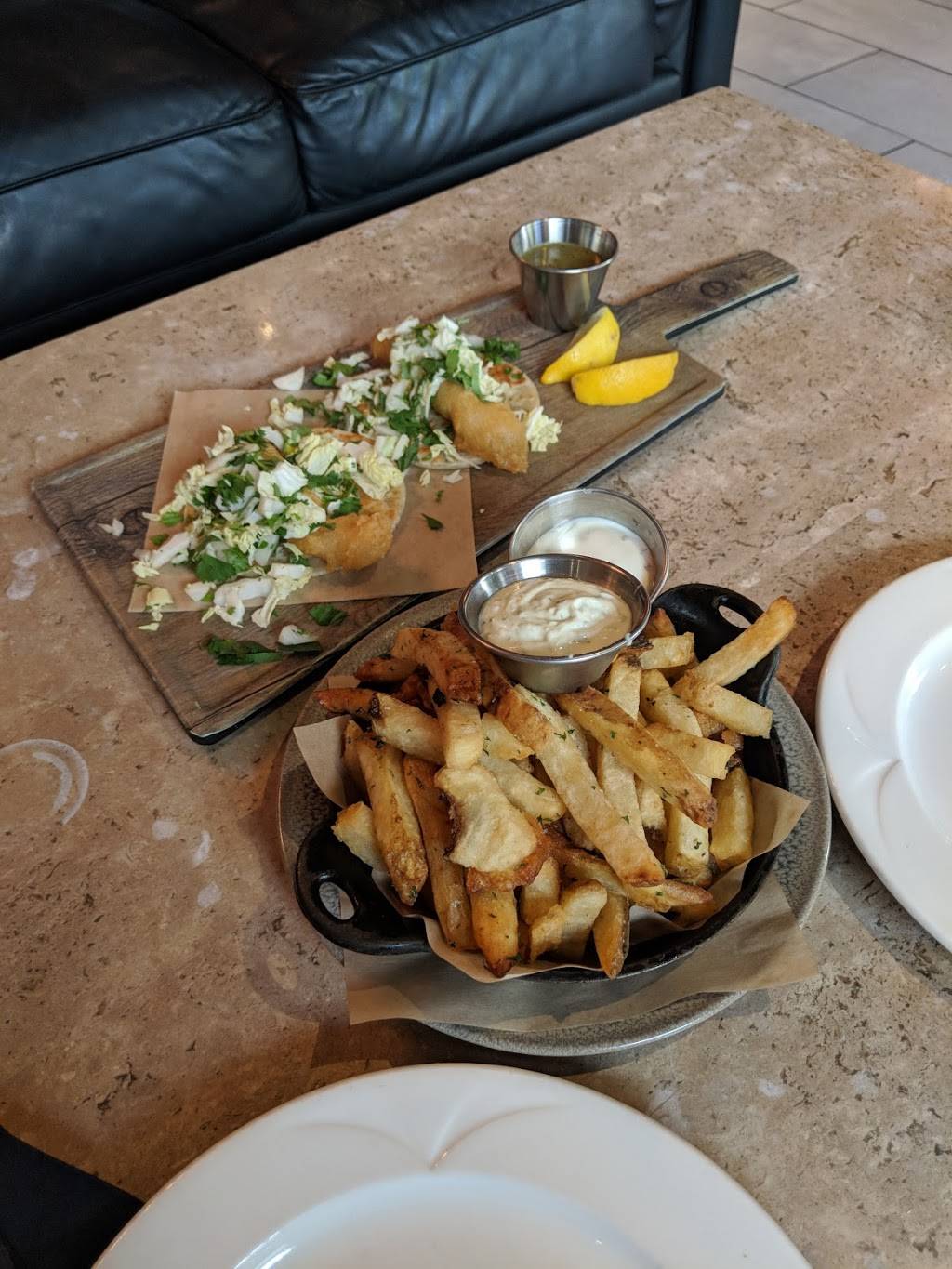 Fireside Tavern | restaurant | 3131 Bristol St, Costa Mesa, CA 92626, USA | 7149139061 OR +1 714-913-9061