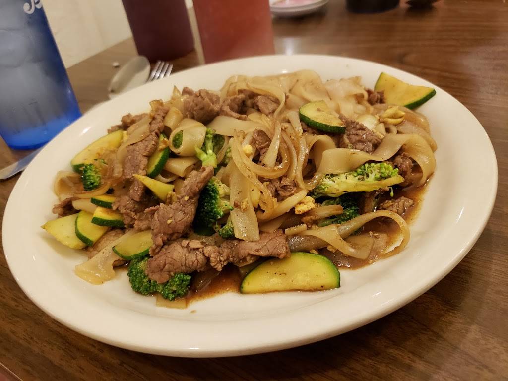 Mama Chans | restaurant | n 62550, 105 N Main St, Moweaqua, IL 62550, USA | 2177683888 OR +1 217-768-3888