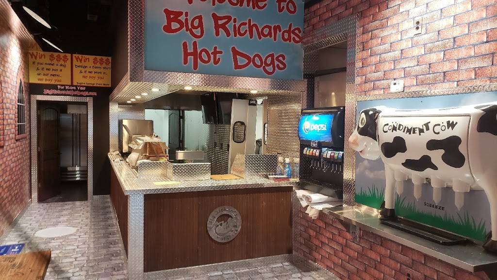 Big Richards Hot Dogs | restaurant | 1502 Elm St, St Charles, MO 63301, USA | 6368964195 OR +1 636-896-4195