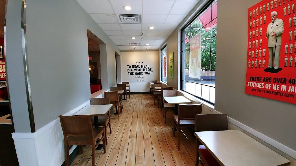 KFC | restaurant | 2317 Battleground Ave, Greensboro, NC 27408, USA | 3362880473 OR +1 336-288-0473