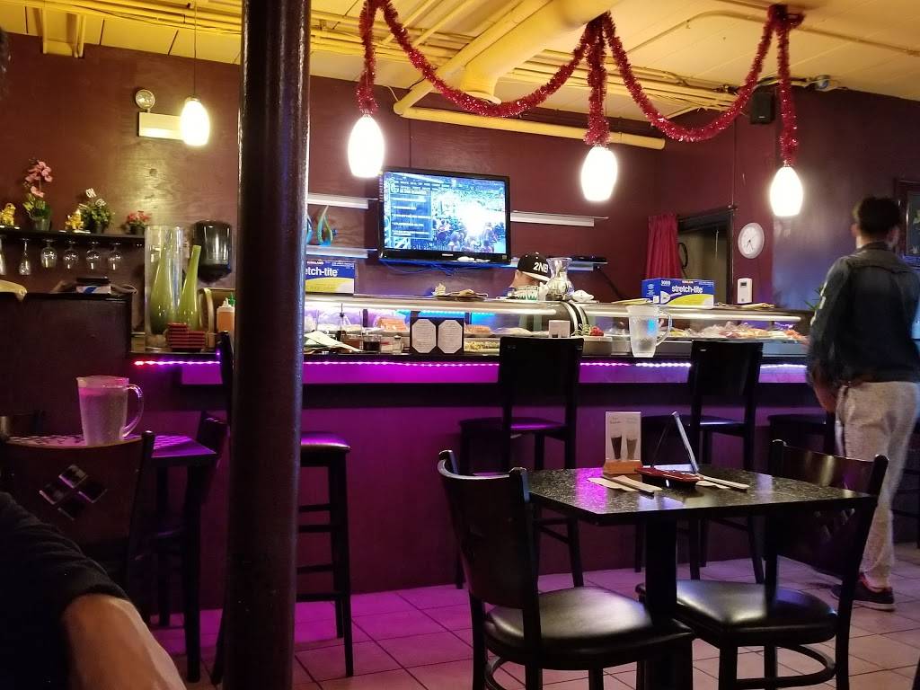 Volcano Sushi Cafe | restaurant | 1062 W Taylor St, Chicago, IL 60607, USA | 3127338933 OR +1 312-733-8933