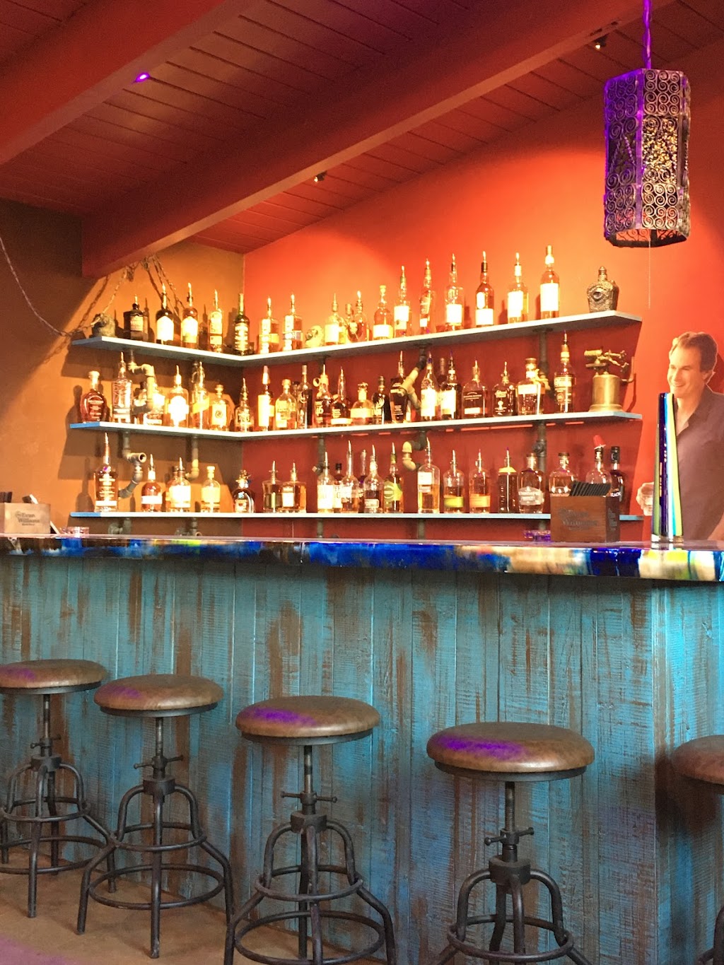 Hoochs 66 Bar & Grill | restaurant | 5035 E Powell Lake Rd, Topock, AZ 86436, USA | 9287882240 OR +1 928-788-2240