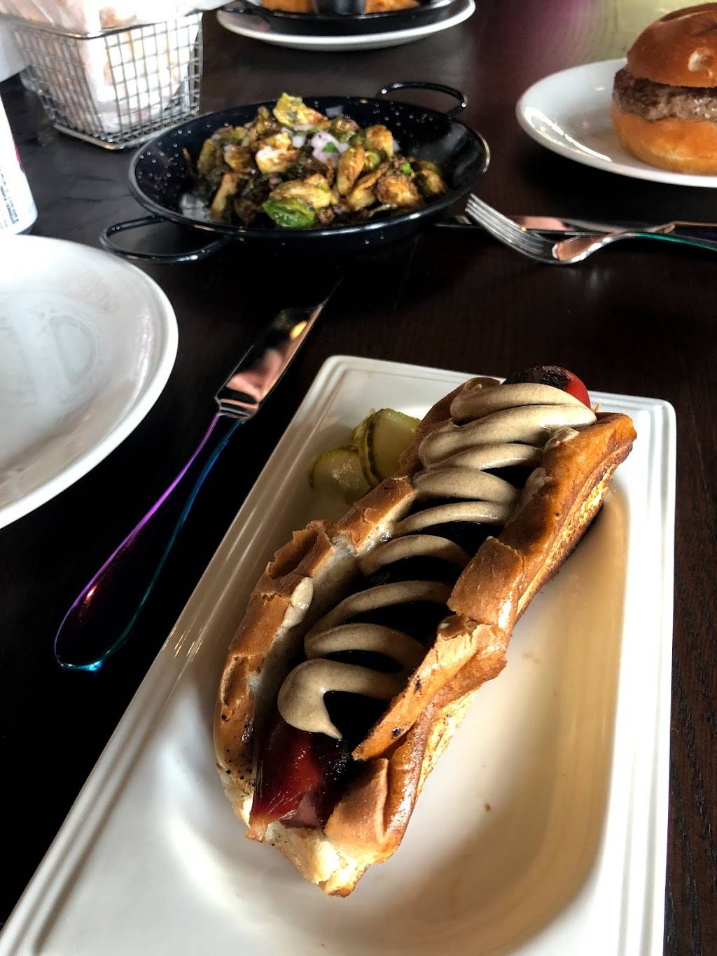 SeeSaw Kitchen + Bar | restaurant | 906 N High St, Columbus, OH 43201, USA | 6145020020 OR +1 614-502-0020