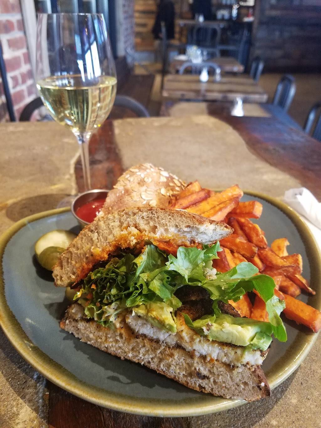 Red Rock Tap + Grill | restaurant | 14 Wharf Ave, Red Bank, NJ 07701, USA | 7327472999 OR +1 732-747-2999