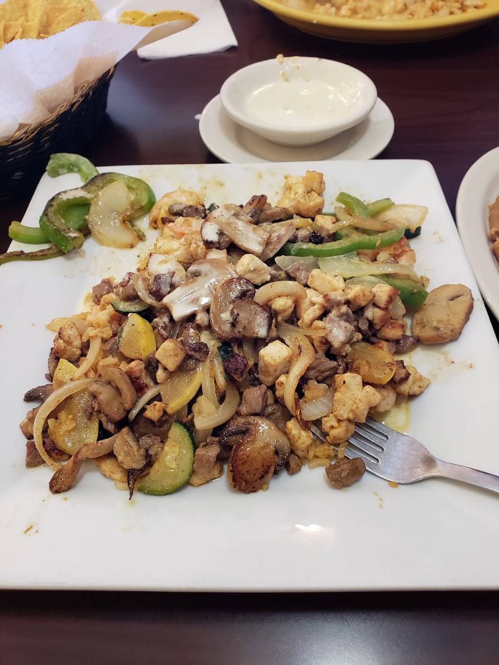 Los Alamos Mexican Bar and Grill | restaurant | 586 S College St, Winchester, TN 37398, USA | 9319677007 OR +1 931-967-7007