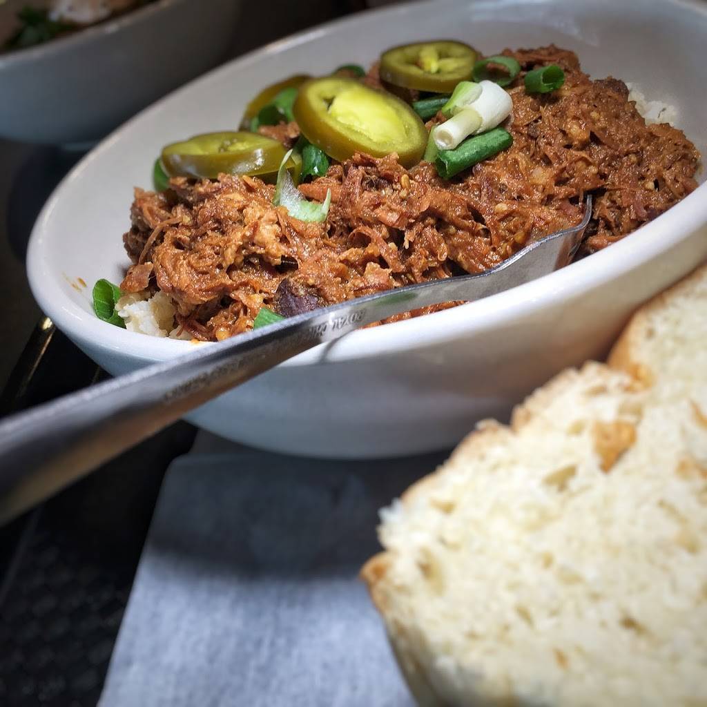 J Gumbos | restaurant | 3205 S Westnedge Ave, Kalamazoo, MI 49001, USA | 2692548122 OR +1 269-254-8122