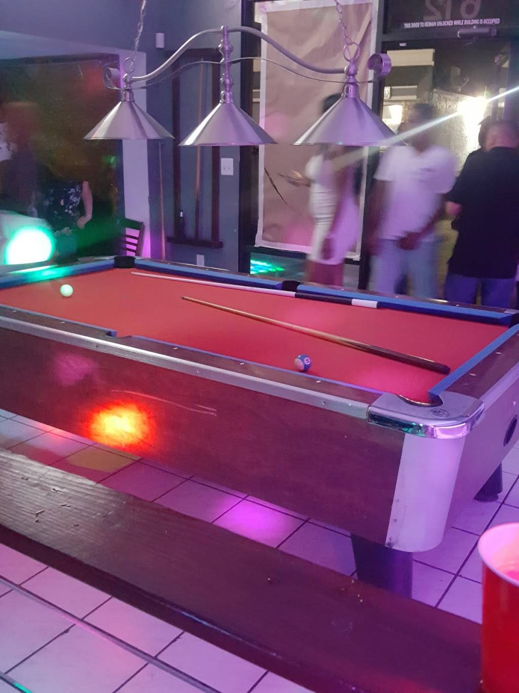 JRs Social Club | restaurant | 608 E Vine St, Kissimmee, FL 34744, USA | 4074860011 OR +1 407-486-0011