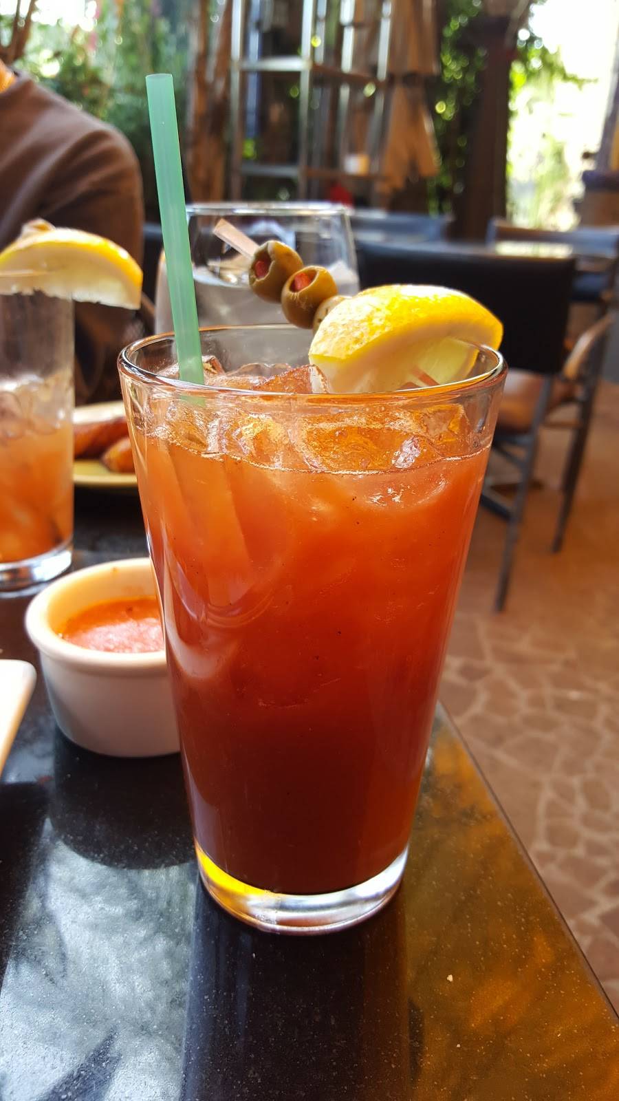 El Caserio Restaurant | restaurant | 401 Silver Lake Blvd, Los Angeles, CA 90026, USA | 2132738945 OR +1 213-273-8945