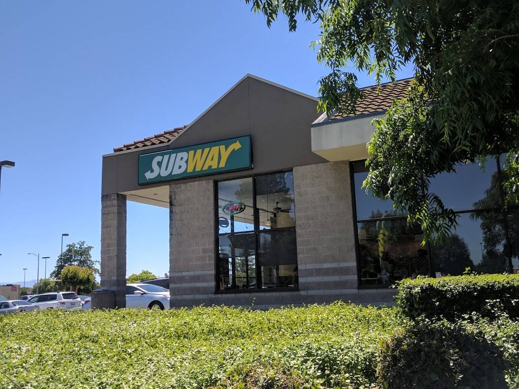 Subway Restaurants | restaurant | 340 E 10th Street Unit H Gilroy Village Shopping Center, Gilroy, CA 95020, USA | 4088485588 OR +1 408-848-5588