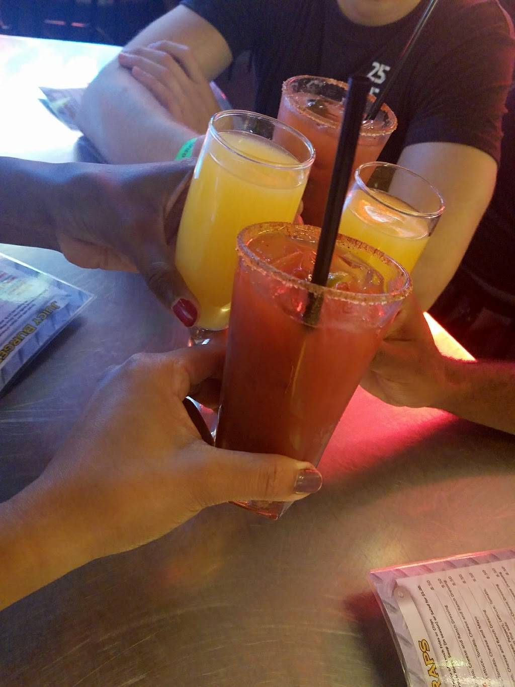 CJs Bar & Grill | restaurant | 18397 St Croix Trail, Shafer, MN 55074, USA | 6515830731 OR +1 651-583-0731