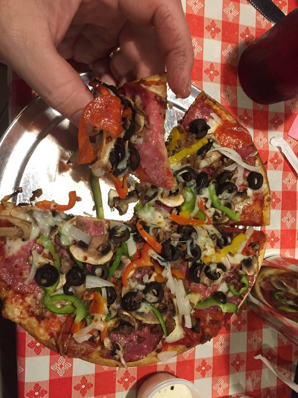 Gumbas Pizzeria & Grill | restaurant | 350 Bonta, Blairsden, CA 96103, USA | 5308361212 OR +1 530-836-1212