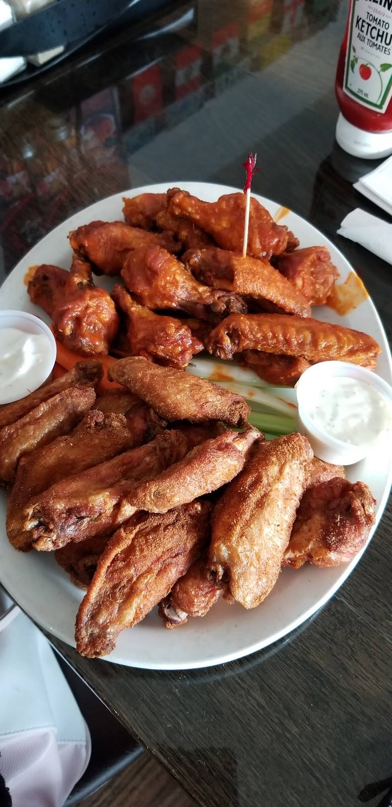 Karlas Roadhouse | restaurant | 4630 Kingston Rd, Scarborough, ON M1E 4Z4, Canada | 6473527780 OR +1 647-352-7780