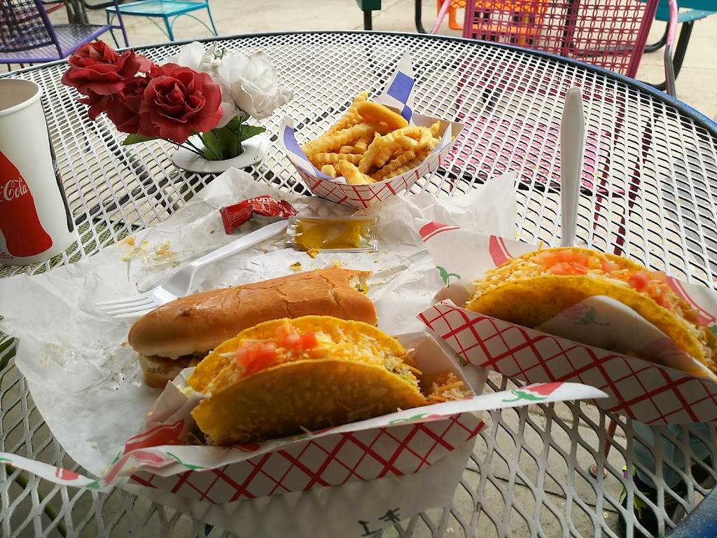 Delgadillo’s Snow Cap | restaurant | 301 AZ-66, Seligman, AZ 86337, USA | 9284223291 OR +1 928-422-3291