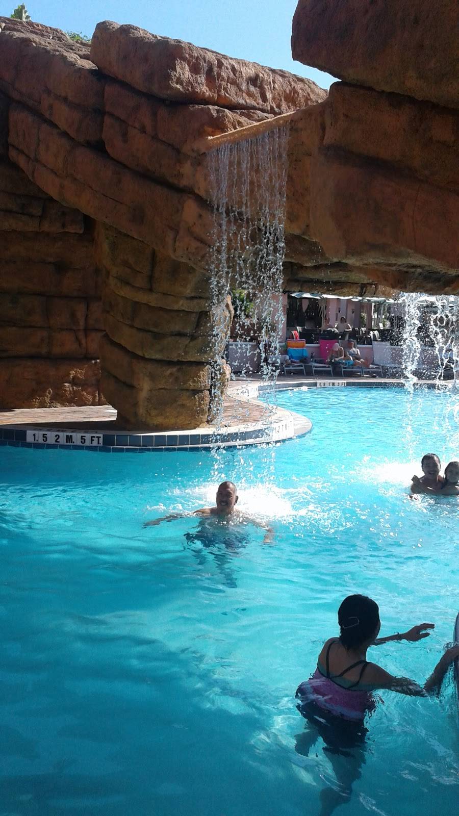 Flamingos Restaurant | restaurant | 8701 Astronaut Blvd, Cape Canaveral, FL 32920, USA | 3218686571 OR +1 321-868-6571