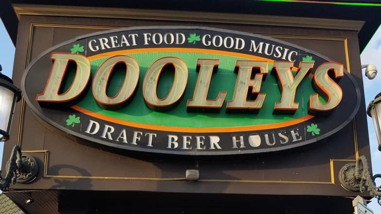 Dooleys Roseville | night club | 32500 Gratiot Ave, Roseville, MI 48066, USA | 5862945331 OR +1 586-294-5331