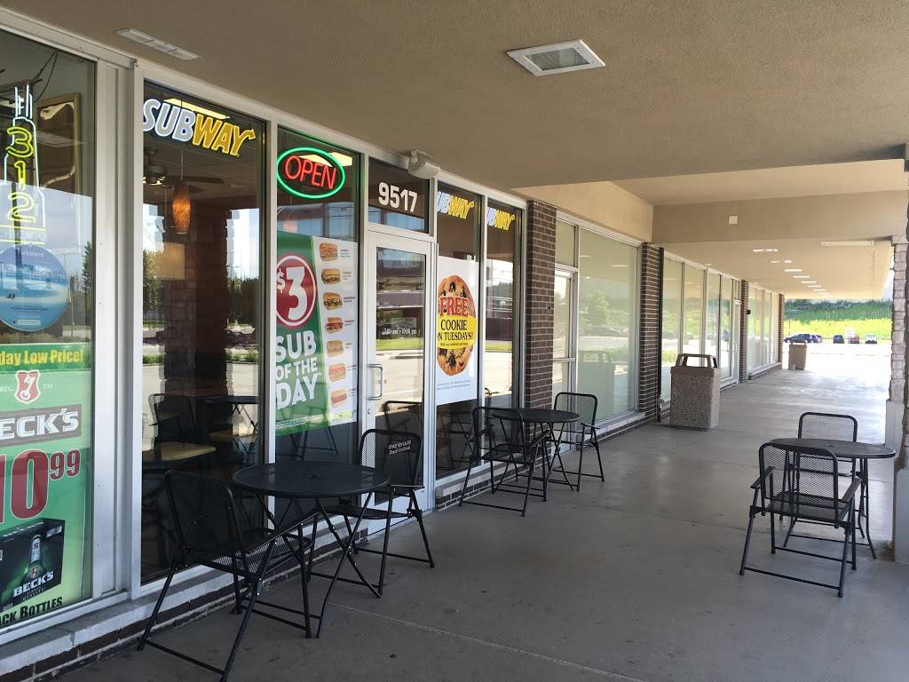 Subway Restaurants | restaurant | 9517 W Higgins Rd, Rosemont, IL 60018, USA | 8472920877 OR +1 847-292-0877