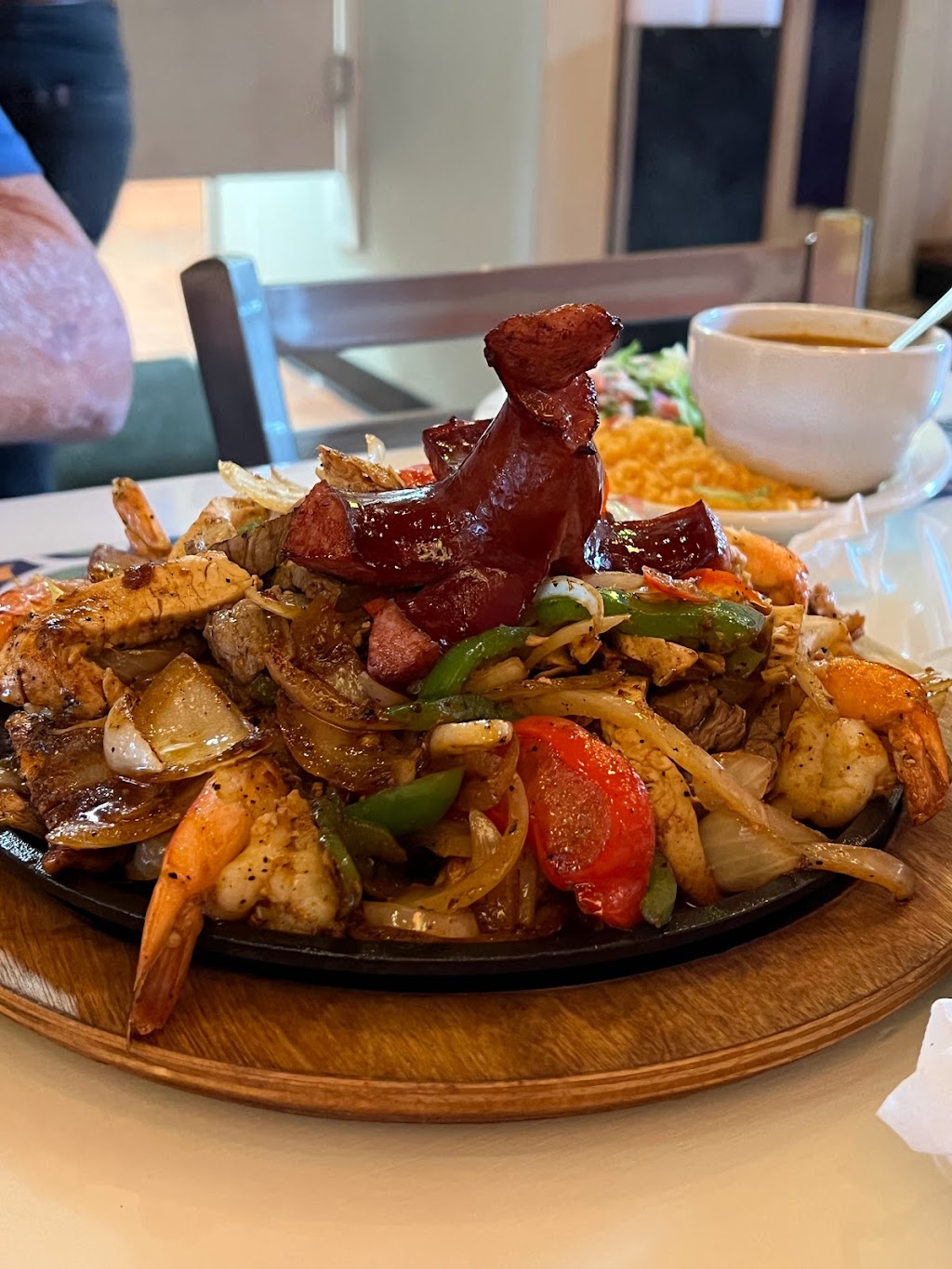 El Paso Tacos & Tequila | restaurant | 154 S Main St, Sumter, SC 29150, USA | 8037571220 OR +1 803-757-1220