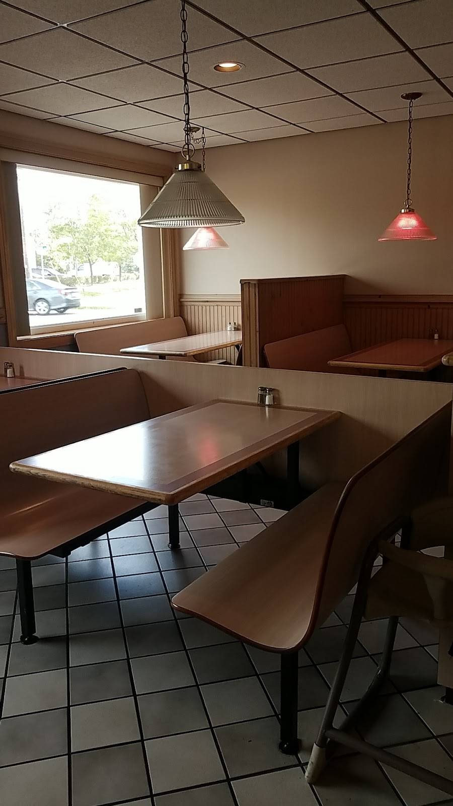 John & Marys | restaurant | 2363 Millersport Hwy, Getzville, NY 14068, USA | 7166888017 OR +1 716-688-8017