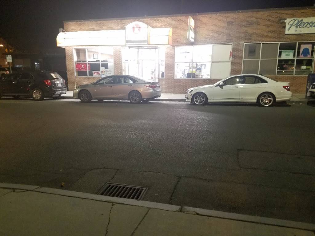 Elmwood Grille & Market | restaurant | 299 Pleasant St, Malden, MA 02148, USA | 7813225417 OR +1 781-322-5417