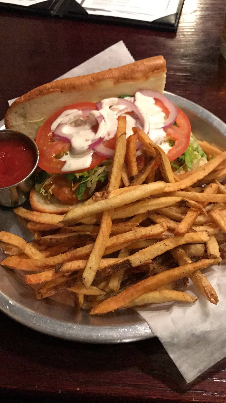 Ellyns Tap & Grill | restaurant | 940 Roosevelt Rd, Glen Ellyn, IL 60137, USA | 6309420940 OR +1 630-942-0940