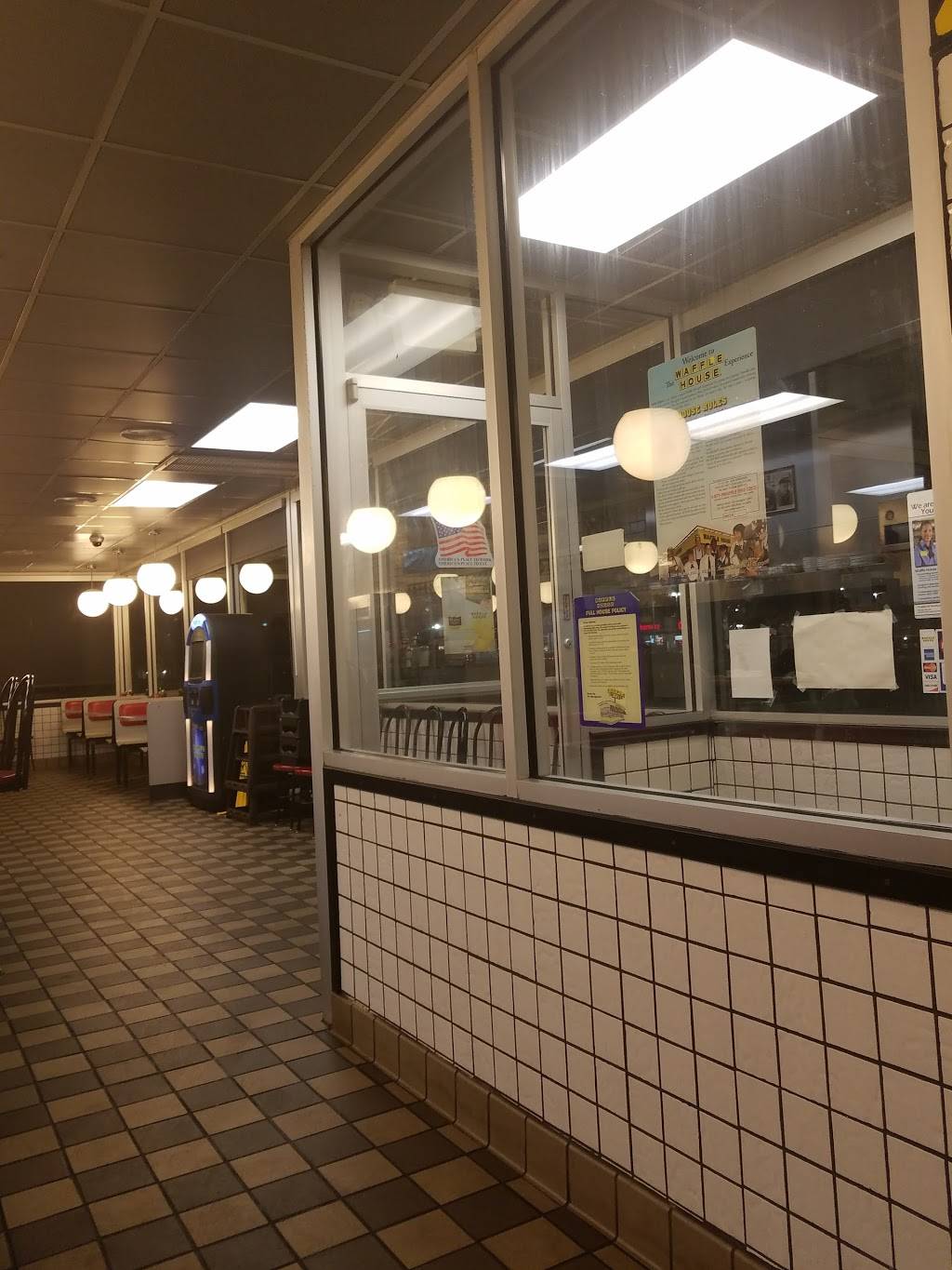 Waffle House | meal takeaway | 12020 Standiford Plaza Dr, Louisville, KY 40229, USA | 5029682409 OR +1 502-968-2409