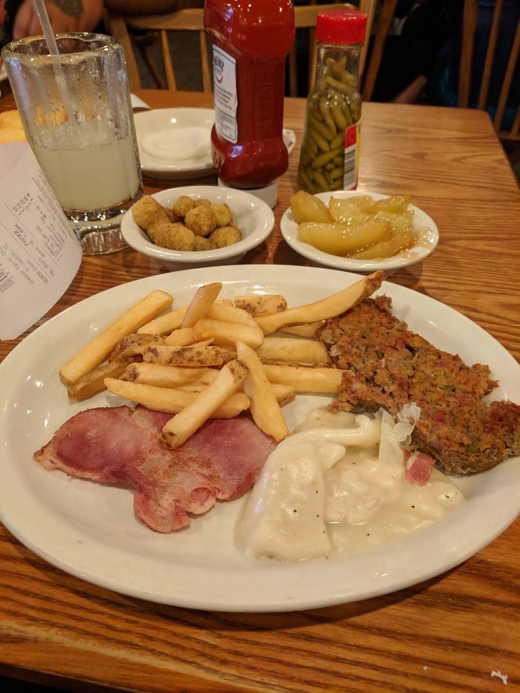 Cracker Barrel Old Country Store | restaurant | 636 67th St Cir E, Bradenton, FL 34208, USA | 9417467886 OR +1 941-746-7886