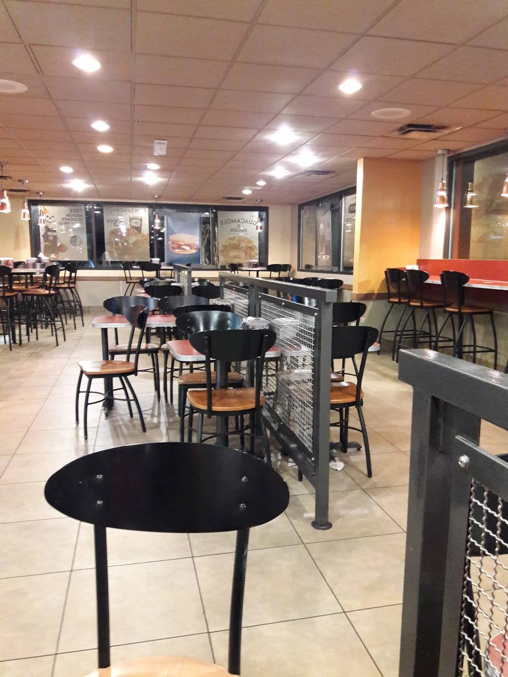 Jack in the Box | restaurant | 925 N Loop 12, Irving, TX 75061, USA | 9725799439 OR +1 972-579-9439