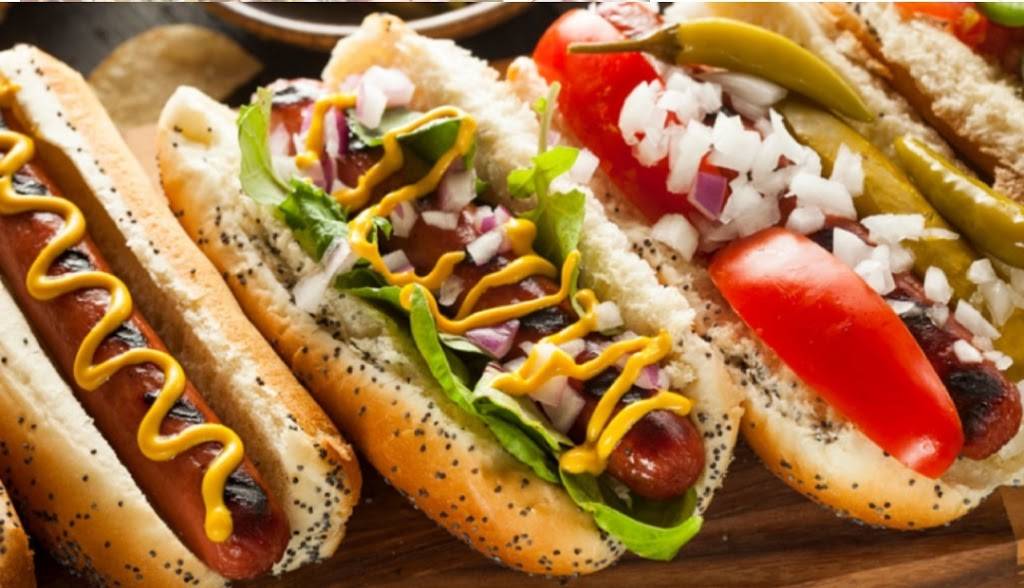 Drews Hot Dogs | restaurant | 240 Valley View Dr, St. Charles, IL 60175, USA | 8479717678 OR +1 847-971-7678