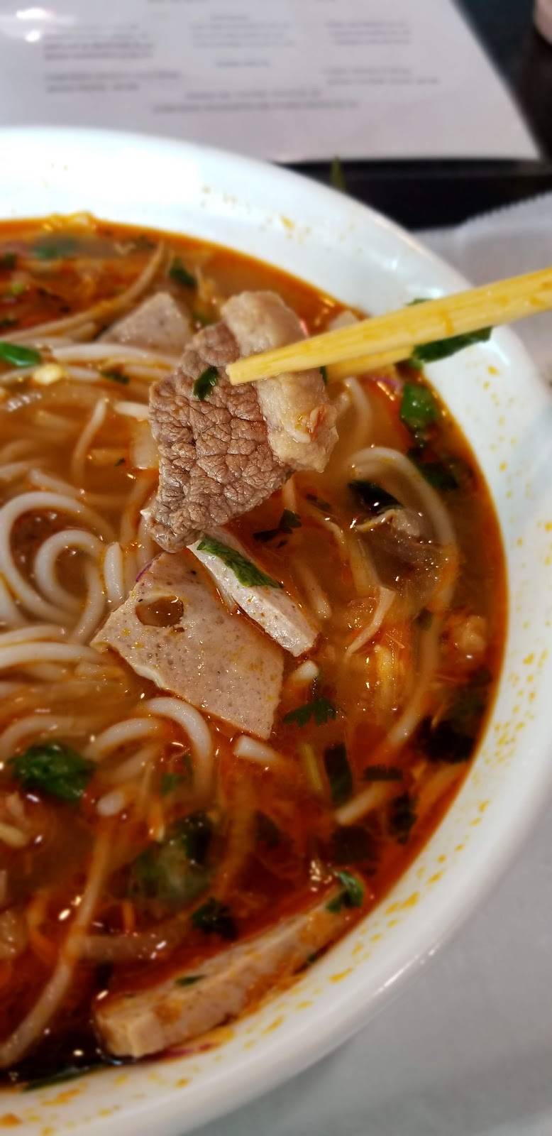 Two Bowls Bun Bo Hue | restaurant | 13080 Bellaire Blvd A, Houston, TX 77072, USA | 8326723961 OR +1 832-672-3961