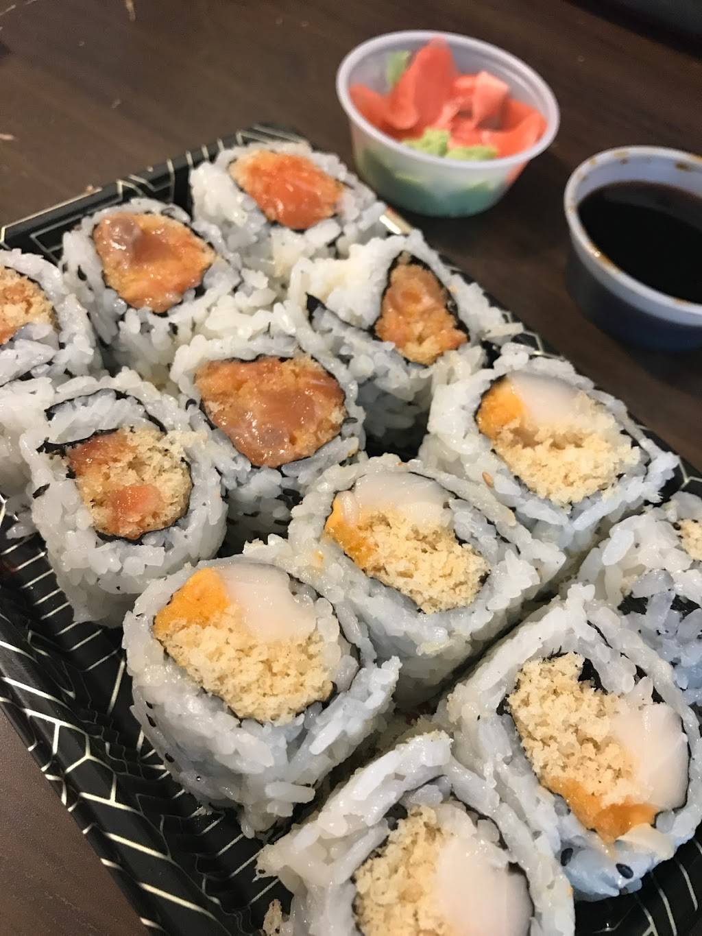 Gordon Sushi House | restaurant | 1219 Gordon St, Guelph, ON N1L 1H2, Canada | 5197802222 OR +1 519-780-2222