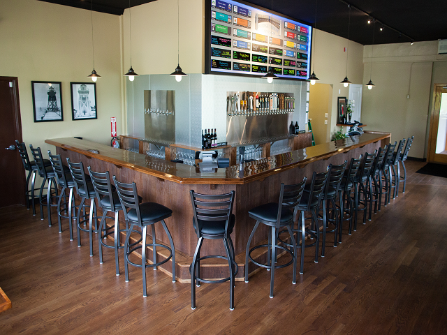 Bridge Street Tap Room | restaurant | 202 Bridge St, Charlevoix, MI 49720, USA | 2314373466 OR +1 231-437-3466