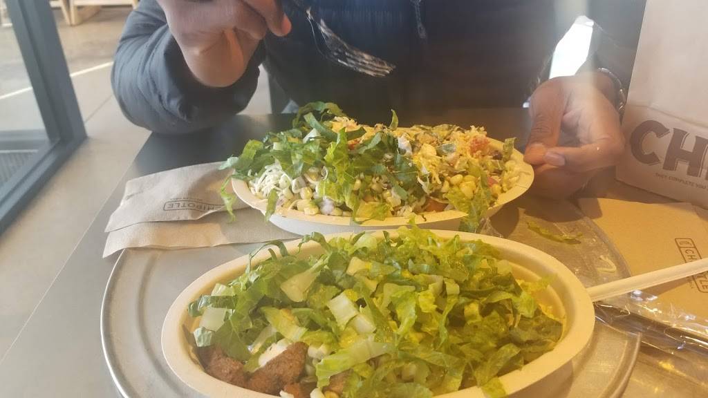 Chipotle Mexican Grill | restaurant | 65 Drum Hill Rd, Chelmsford, MA 01824, USA | 9784520693 OR +1 978-452-0693