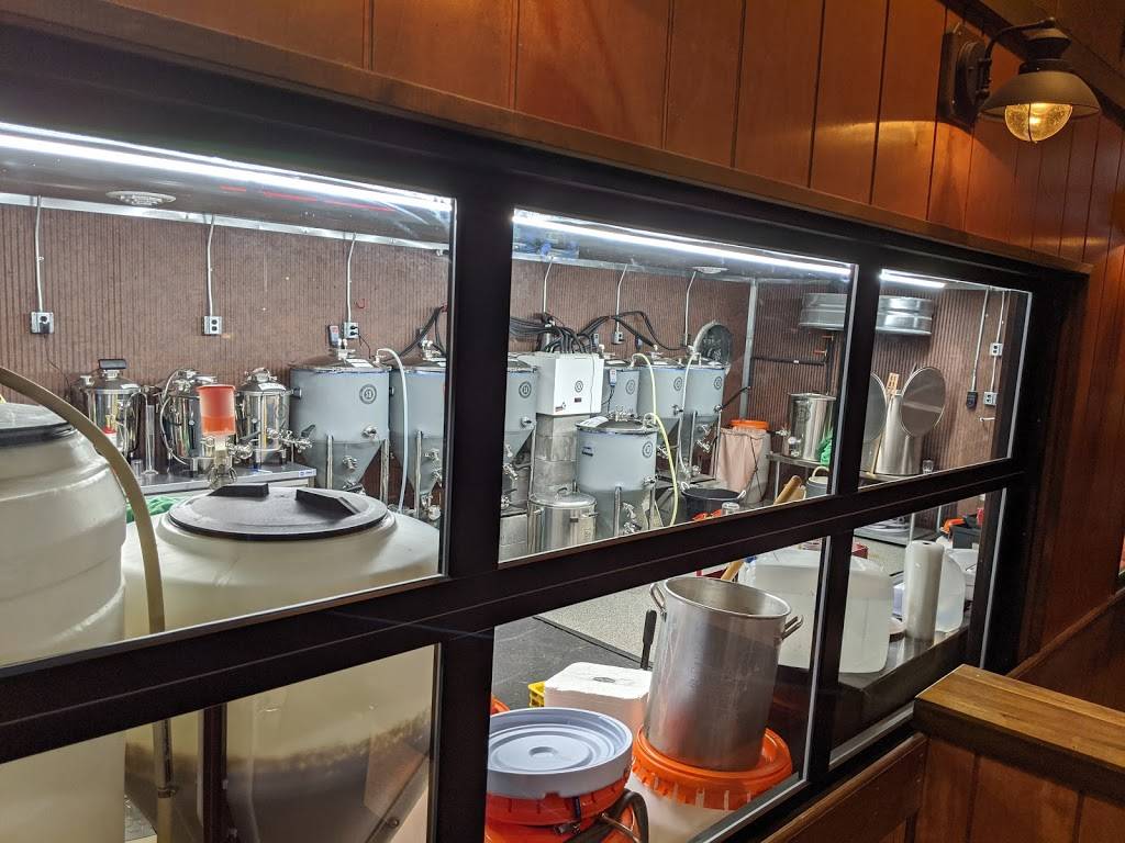 Maxies Brew House, Inc. | restaurant | 104 W Burd St, Shippensburg, PA 17257 | 7175302055 OR +1 717-530-2055