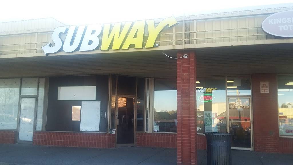 Subway | restaurant | Kingsbury Centre, 1891 Rathburn Rd E Unit #18, Mississauga, ON L4W 3Z3, Canada | 9052322050 OR +1 905-232-2050
