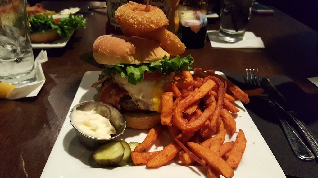 Shooter McGees | restaurant | 5239 Duke St, Alexandria, VA 22304, USA | 7037519266 OR +1 703-751-9266