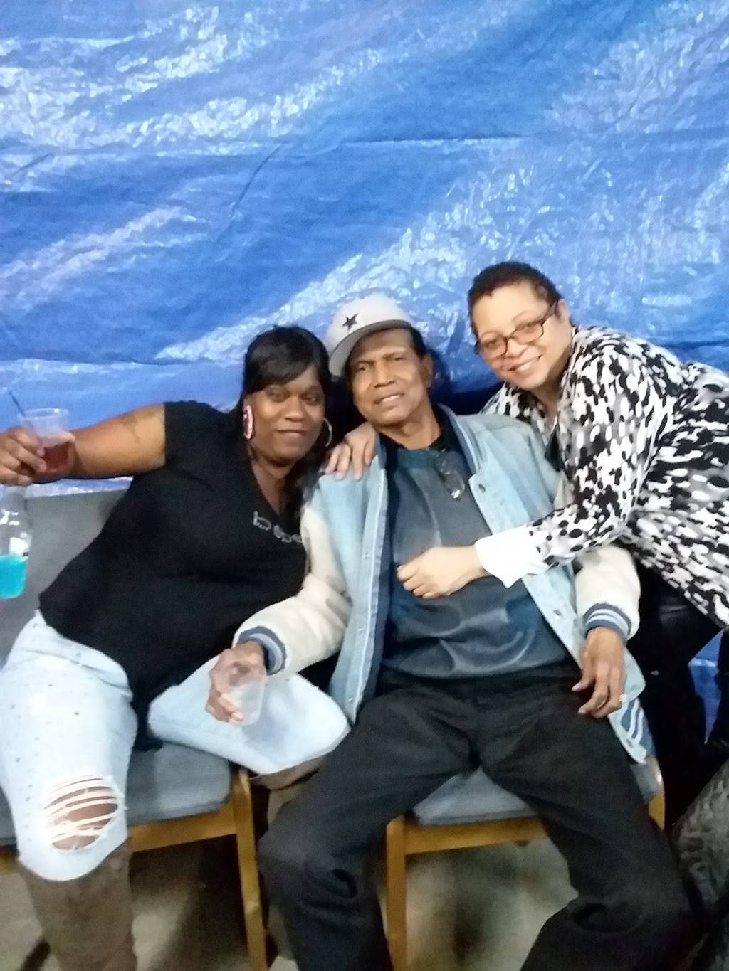 Winners Sports Bar & Grill | restaurant | 5914 W Madison St, Chicago, IL 60644, USA | 7732874900 OR +1 773-287-4900