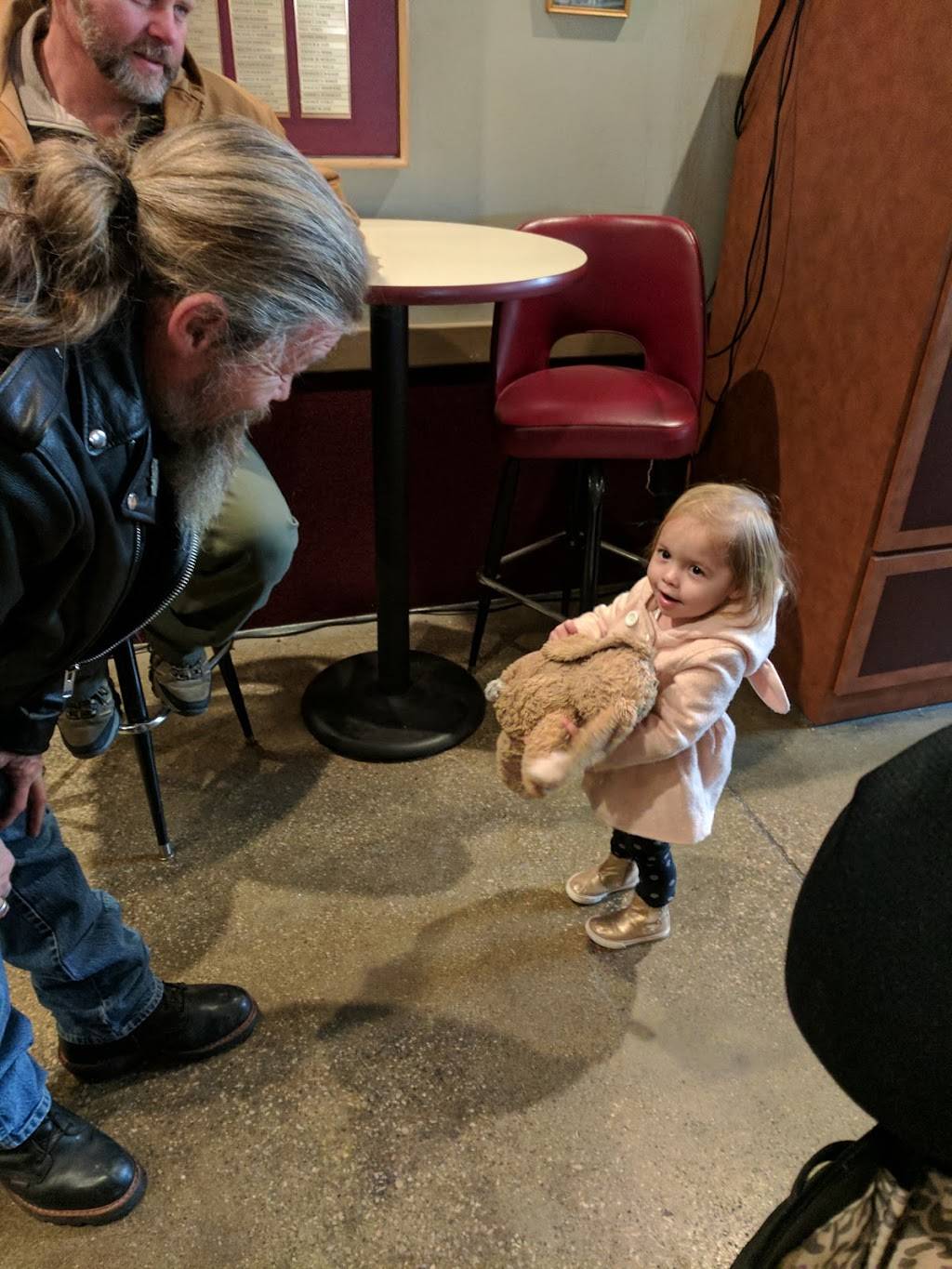 VFW Post 1082 | restaurant | 343 Northfield Rd, Bedford, OH 44146, USA | 4402329035 OR +1 440-232-9035