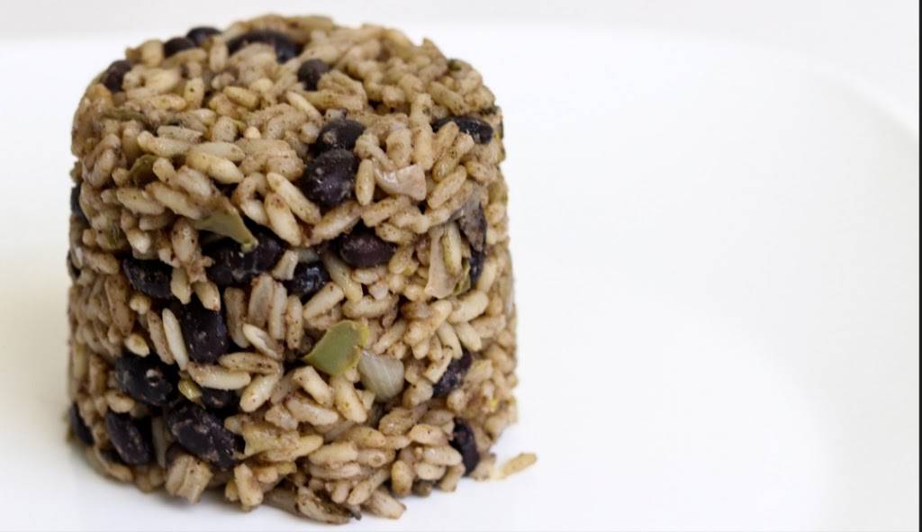 The Foodies Spot | restaurant | 7350 S Stony Island Ave, Chicago, IL 60649, USA | 7734203948 OR +1 773-420-3948