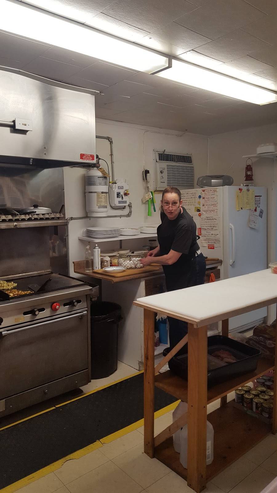 Sherrys Country Corner Cafe | restaurant | 18707 Kent Bridge Rd, Morpeth, ON N0P 1X0, Canada | 5196741591 OR +1 519-674-1591